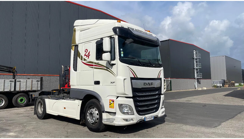 DAF XF 530 Retarder+Refrigerator +2 Beds - Tractor unit: picture 3 DAF XF 530 Retarder+Refrigerator +2 Beds - Tractor unit: picture 3