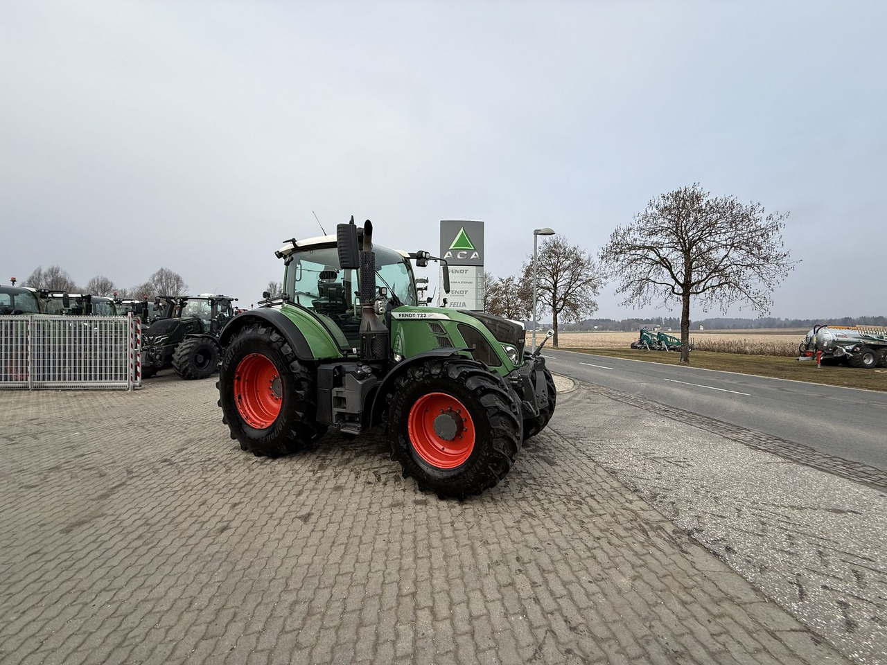 Fendt 722 Vario - Farm tractor: picture 1 Fendt 722 Vario - Farm tractor: picture 1