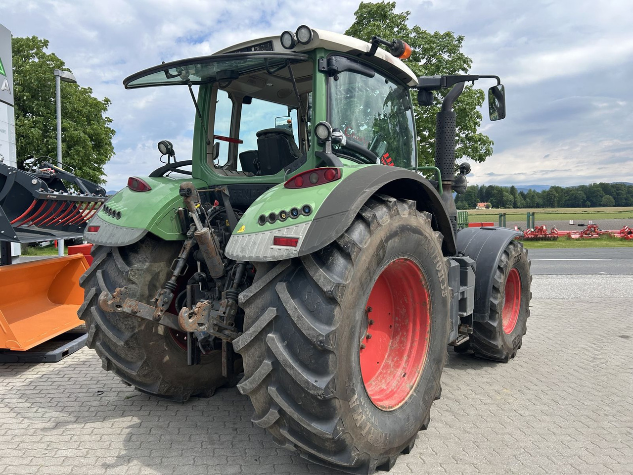 Fendt 724 Vario - Farm tractor: picture 3 Fendt 724 Vario - Farm tractor: picture 3