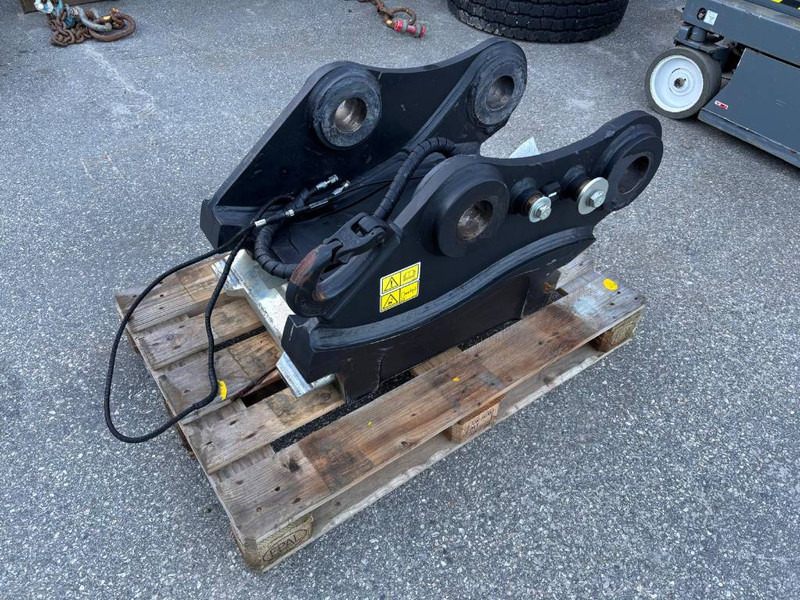 Cat S 80 Quick Coupler - Quick coupler for Construction machinery: picture 2 Cat S 80 Quick Coupler - Quick coupler for Construction machinery: picture 2