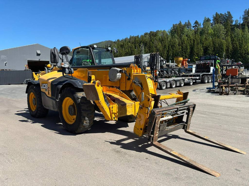 JCB 540-140 - Telescopic handler: picture 3 JCB 540-140 - Telescopic handler: picture 3