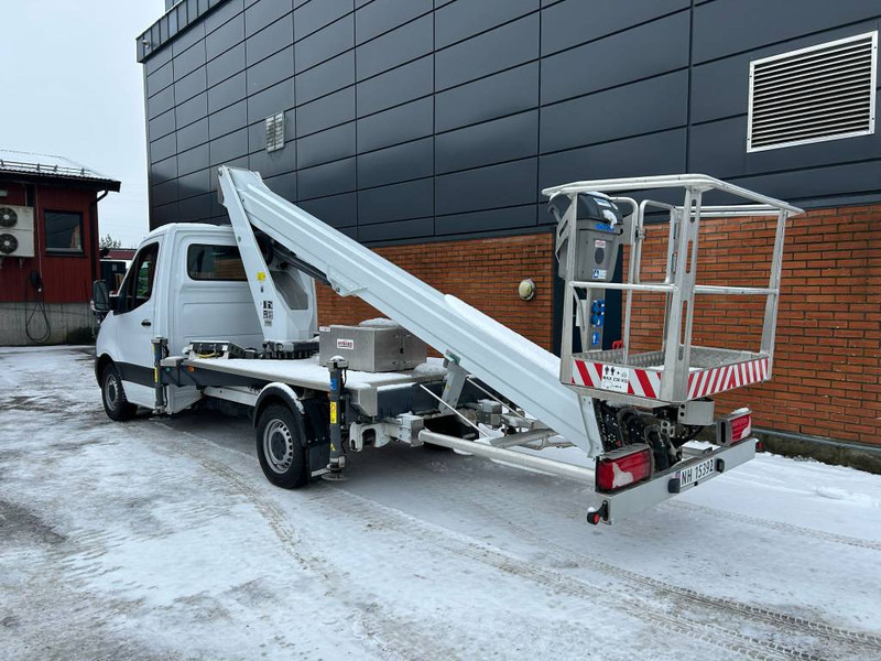 Mercedes-Benz Dino 230VTH - Truck mounted aerial platform: picture 3 Mercedes-Benz Dino 230VTH - Truck mounted aerial platform: picture 3