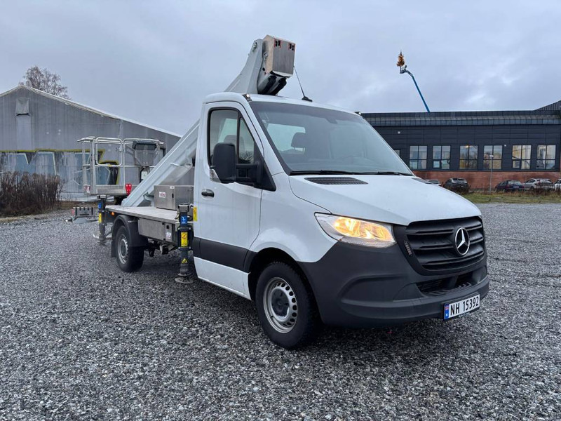 Mercedes-Benz Dino 230VTH - Truck mounted aerial platform: picture 2 Mercedes-Benz Dino 230VTH - Truck mounted aerial platform: picture 2