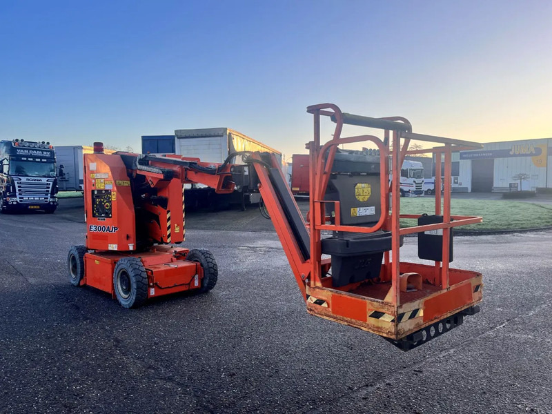 JLG E300AJP - Articulated boom: picture 3 JLG E300AJP - Articulated boom: picture 3