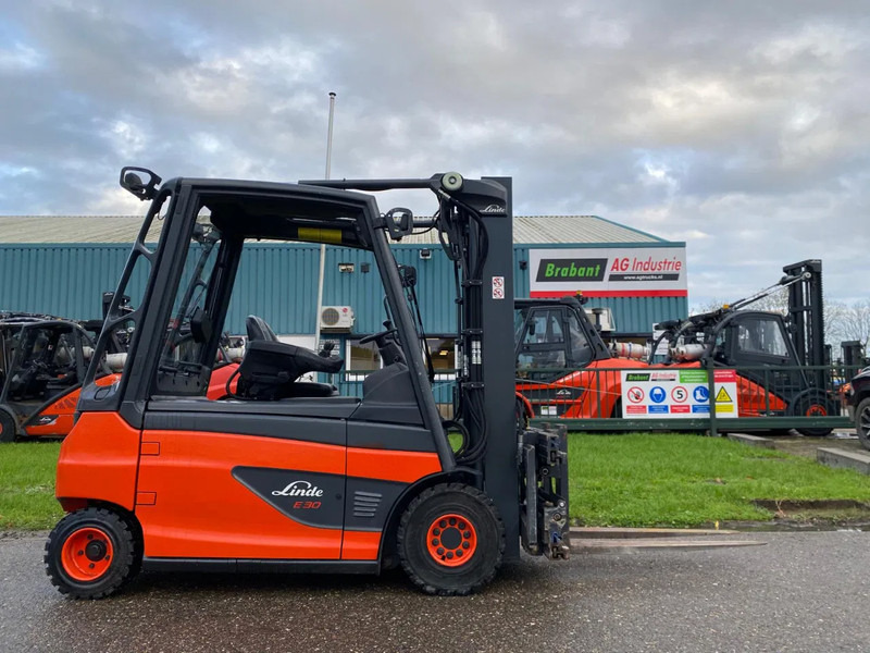 Linde E30L-01 - Electric forklift: picture 1 Linde E30L-01 - Electric forklift: picture 1