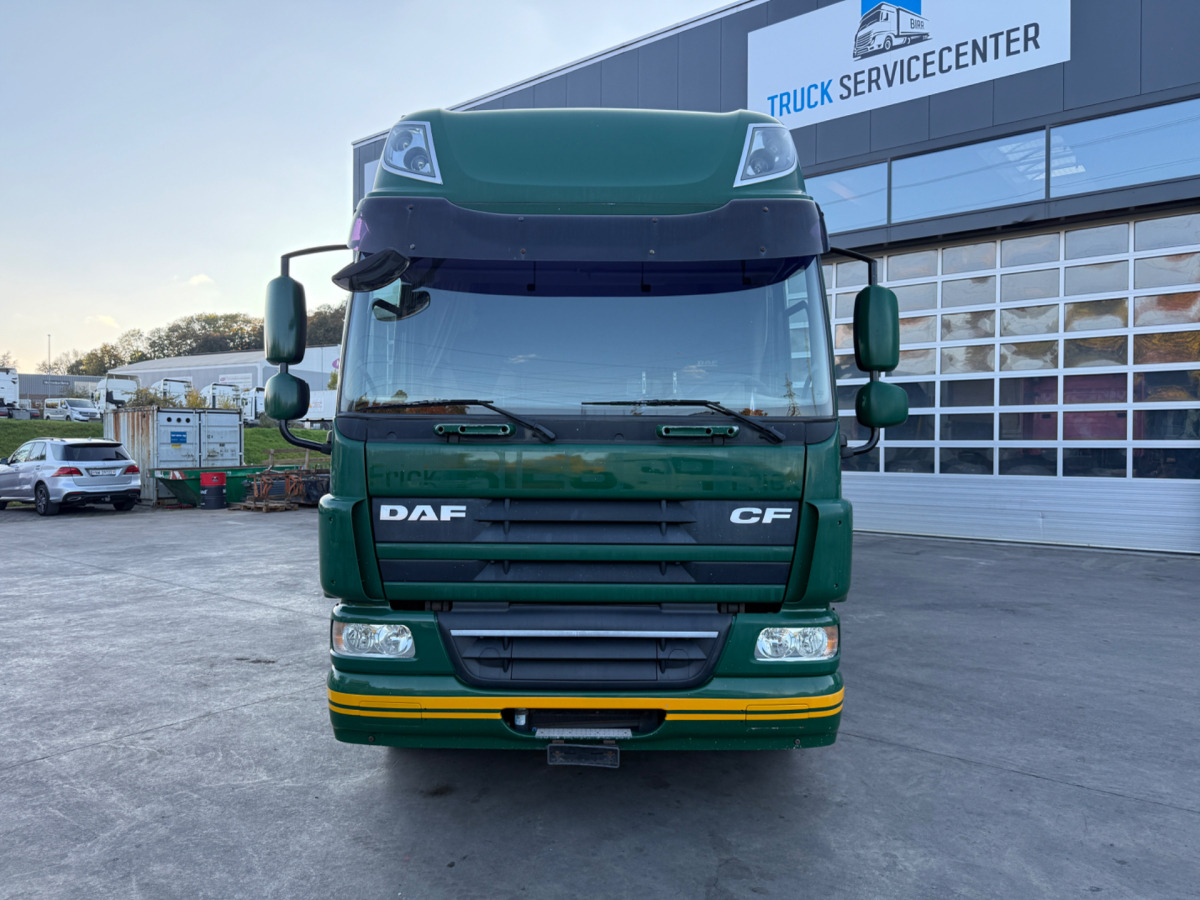 DAF CF75.310 4x2 - Curtainsider truck: picture 2 DAF CF75.310 4x2 - Curtainsider truck: picture 2