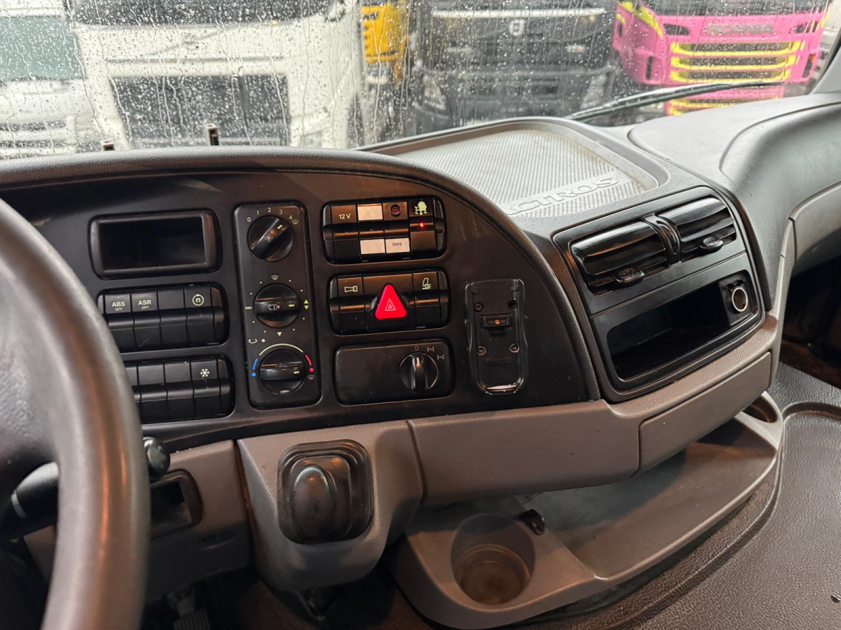 Leasing of MERCEDES Actros 3248 8x4 Hiab 26T SWS MERCEDES Actros 3248 8x4 Hiab 26T SWS: picture 13 Leasing of MERCEDES Actros 3248 8x4 Hiab 26T SWS MERCEDES Actros 3248 8x4 Hiab 26T SWS: picture 13