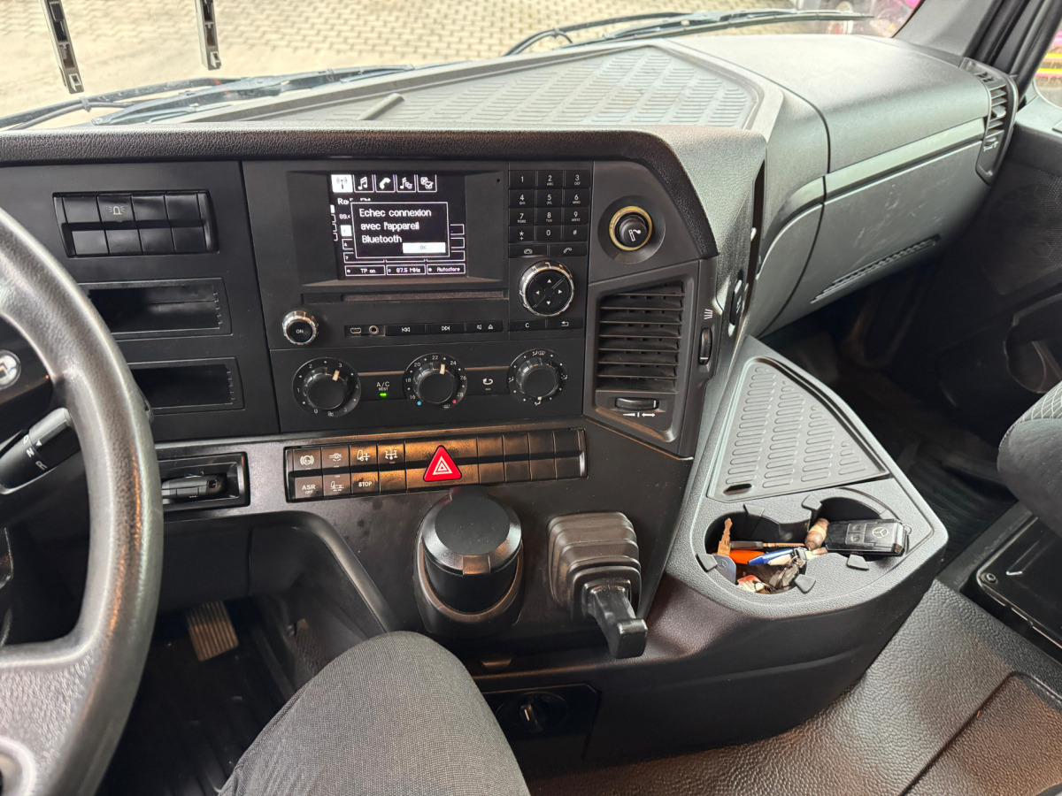 Leasing of MERCEDES Arocs 3251 8x4 Fassi 660 6-6 MERCEDES Arocs 3251 8x4 Fassi 660 6-6: picture 20 Leasing of MERCEDES Arocs 3251 8x4 Fassi 660 6-6 MERCEDES Arocs 3251 8x4 Fassi 660 6-6: picture 20