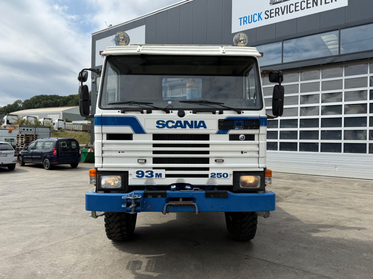 SCANIA 93M 250 4x4 - Dropside/ Flatbed truck: picture 2 SCANIA 93M 250 4x4 - Dropside/ Flatbed truck: picture 2