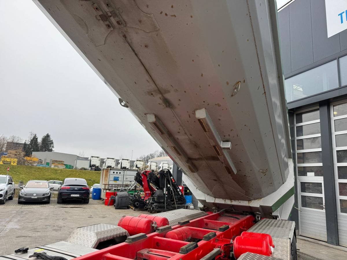 Tipper SCANIA G490 10x4 Dumper: picture 11