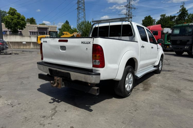 Toyota Hilux 3.0D 4WD - Van: picture 5 Toyota Hilux 3.0D 4WD - Van: picture 5
