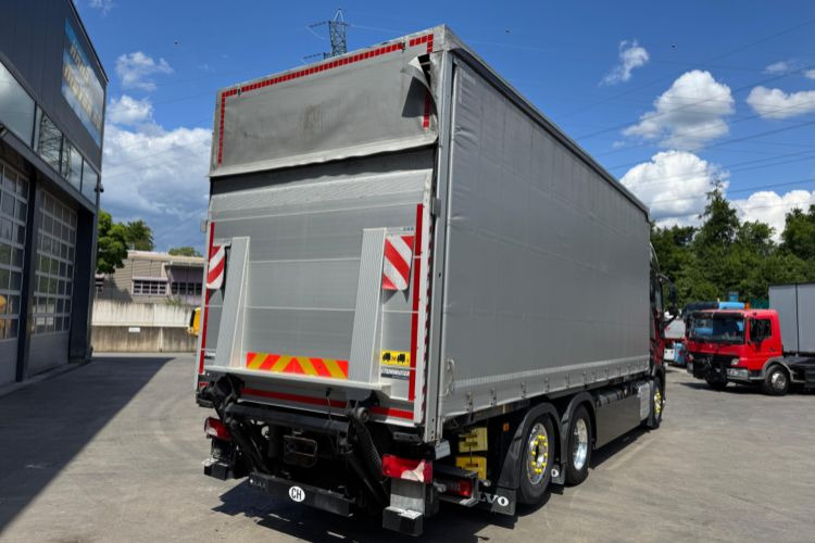 Volvo FH-540 6x2 - Curtainsider truck: picture 5 Volvo FH-540 6x2 - Curtainsider truck: picture 5