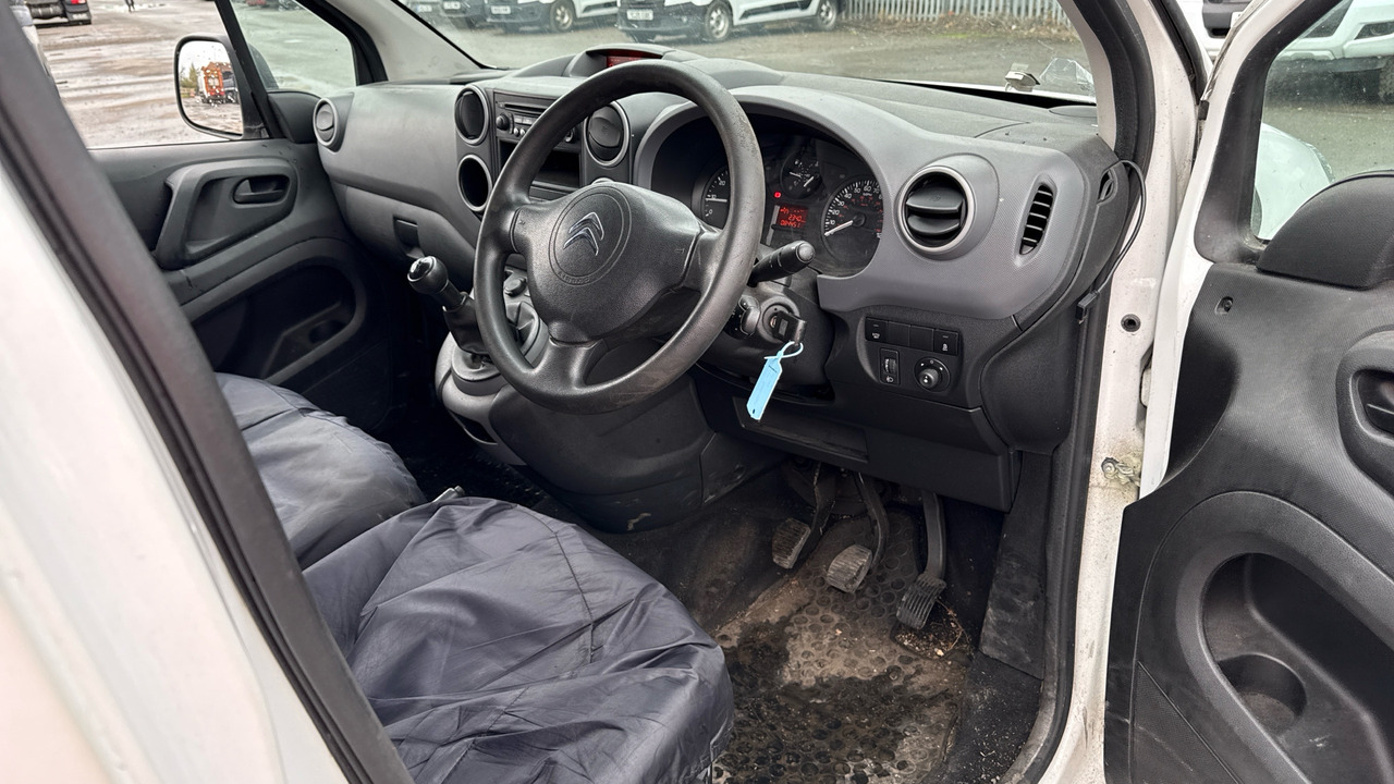 CITROEN BERLINGO 625 1.6 BlueHDi LX 100ps - Small van: picture 5 CITROEN BERLINGO 625 1.6 BlueHDi LX 100ps - Small van: picture 5
