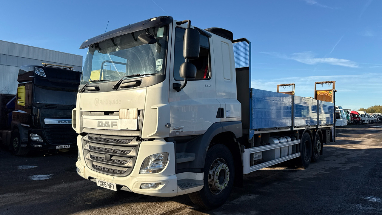 DAF CF 330 - Dropside/ Flatbed truck: picture 2 DAF CF 330 - Dropside/ Flatbed truck: picture 2