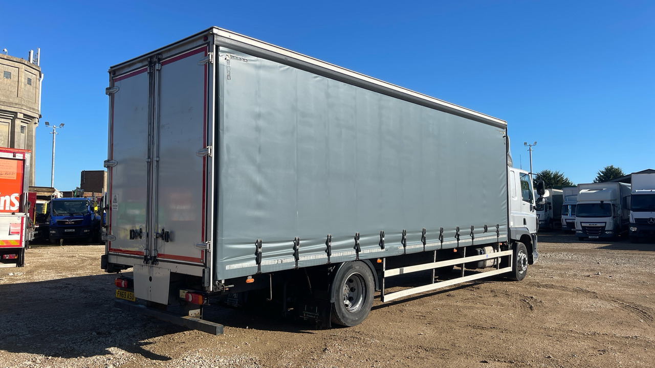 Daf CF 260 - Curtainsider truck: picture 4 Daf CF 260 - Curtainsider truck: picture 4