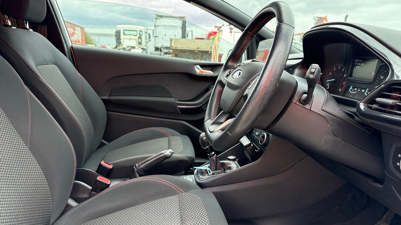 FORD FIESTA 1.0 MHEV Sport - Car: picture 5 FORD FIESTA 1.0 MHEV Sport - Car: picture 5