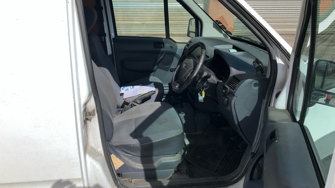 FORD TRANSIT CONNECT T200 1.8 TDCI 75PS - Small van: picture 5 FORD TRANSIT CONNECT T200 1.8 TDCI 75PS - Small van: picture 5