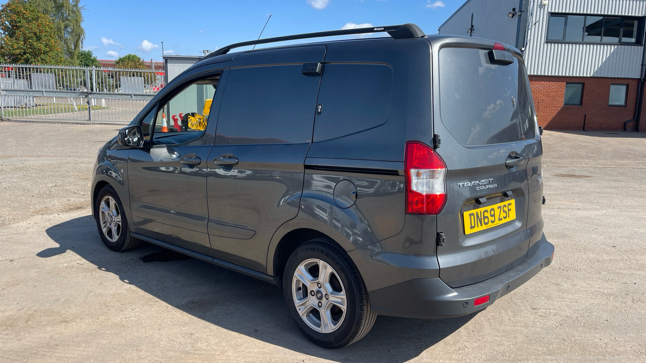 FORD TRANSIT COURIER 1.5 TDCi 100PS - Small van: picture 3 FORD TRANSIT COURIER 1.5 TDCi 100PS - Small van: picture 3