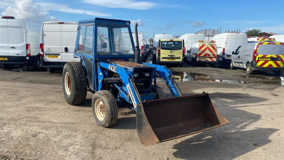 ISEKI 4270 - Farm tractor: picture 2 ISEKI 4270 - Farm tractor: picture 2