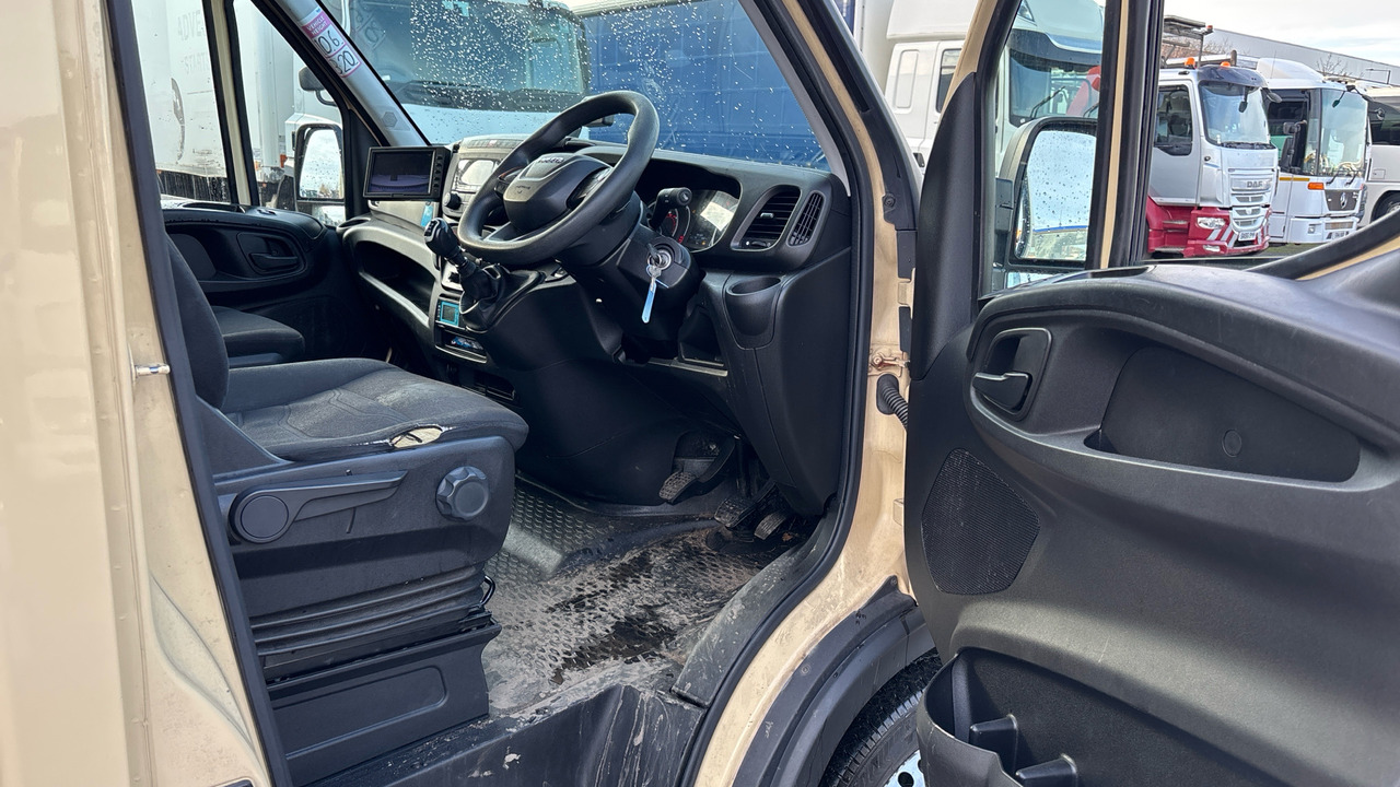IVECO DAILY 35-120 2.3 4100 WB Hi-Matic - Refrigerated van: picture 5 IVECO DAILY 35-120 2.3 4100 WB Hi-Matic - Refrigerated van: picture 5