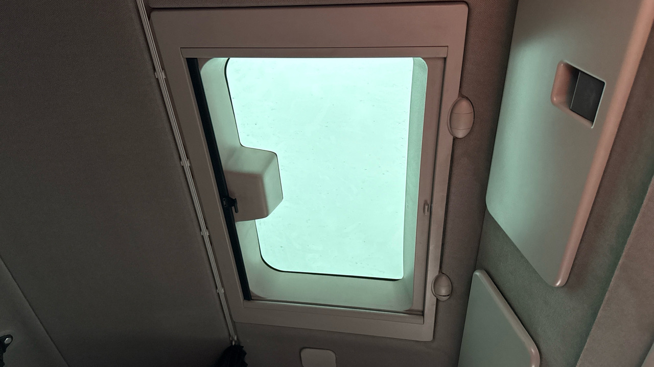 Curtainsider truck IVECO EUROCARGO 180-250: picture 17 Curtainsider truck IVECO EUROCARGO 180-250: picture 17