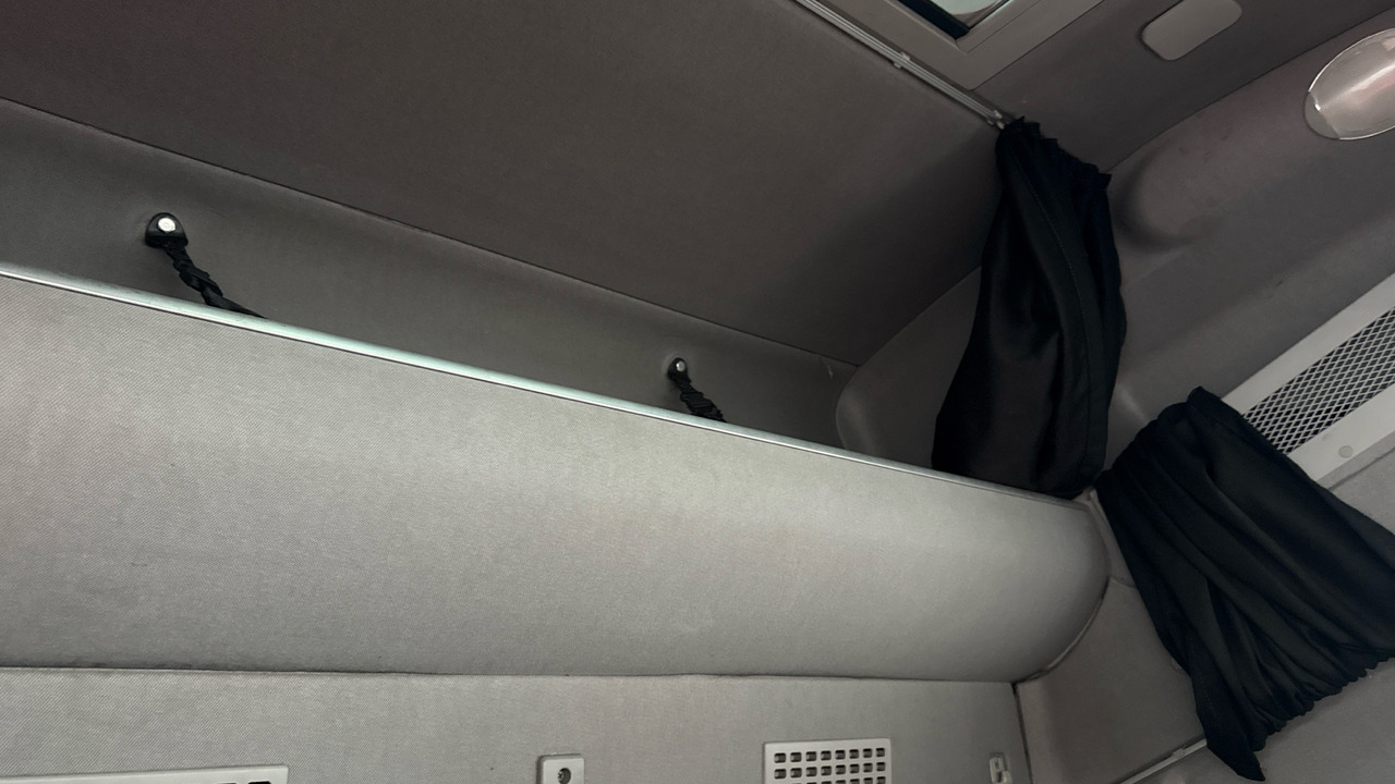 Curtainsider truck IVECO EUROCARGO 180-250: picture 16 Curtainsider truck IVECO EUROCARGO 180-250: picture 16