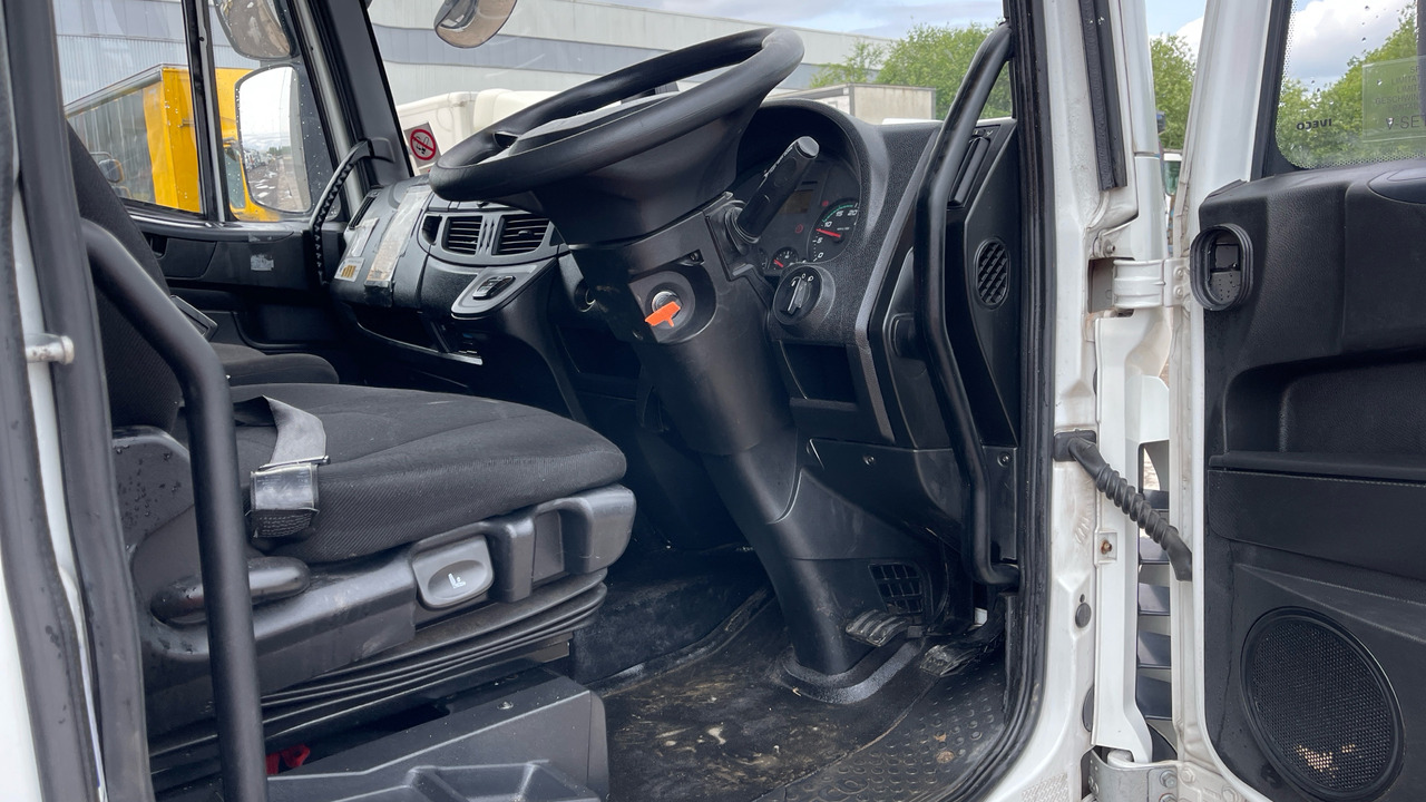 Iveco Eurocargo 75E16 - Box truck: picture 5 Iveco Eurocargo 75E16 - Box truck: picture 5