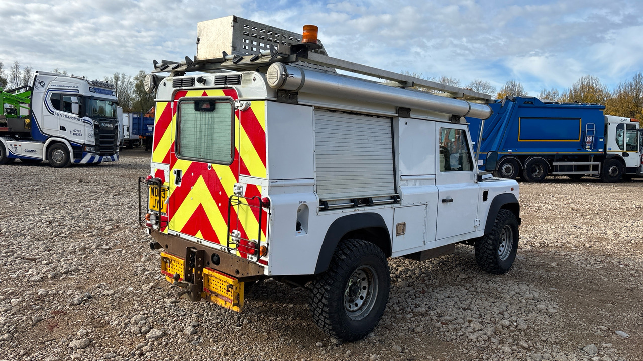 Land Rover Defender 110 2.2 TDCI Hard Top - Car: picture 4 Land Rover Defender 110 2.2 TDCI Hard Top - Car: picture 4