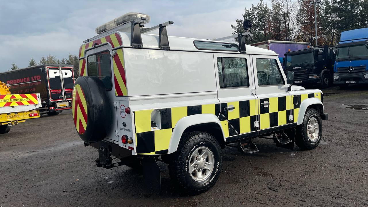 Land Rover Defender 110 2.2 TDCi - Car: picture 4 Land Rover Defender 110 2.2 TDCi - Car: picture 4