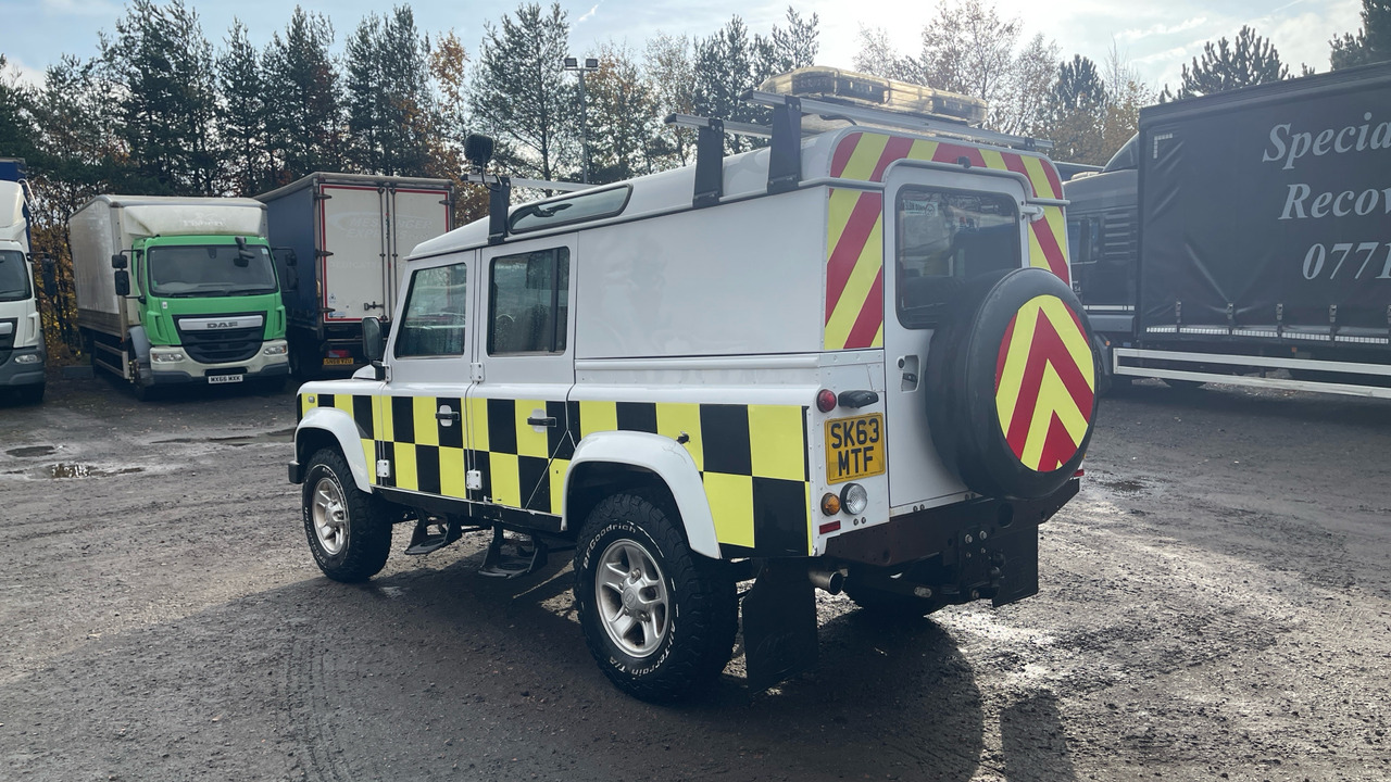 Land Rover Defender 110 2.2 TDCi - Car: picture 3 Land Rover Defender 110 2.2 TDCi - Car: picture 3