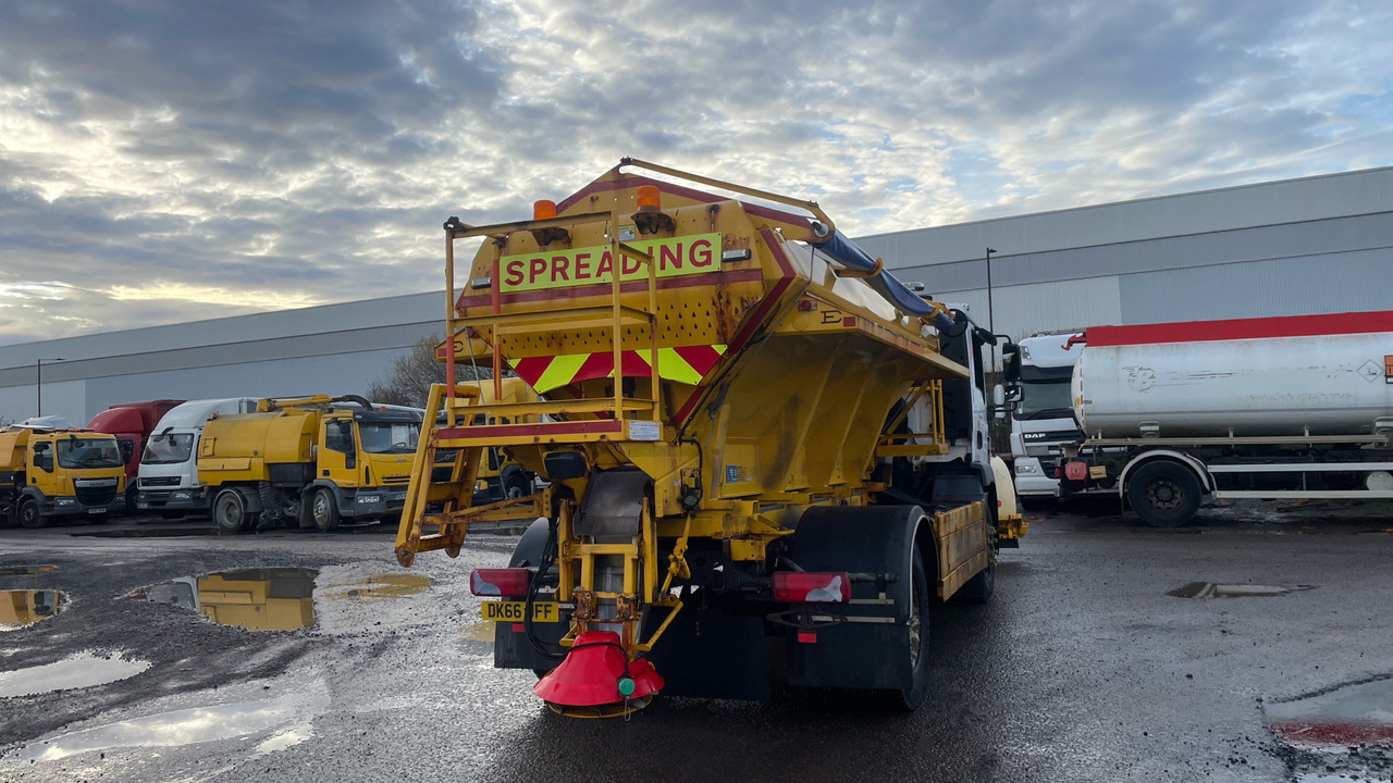 MAN TGM 18.250 - Snow removal vehicle: picture 4 MAN TGM 18.250 - Snow removal vehicle: picture 4
