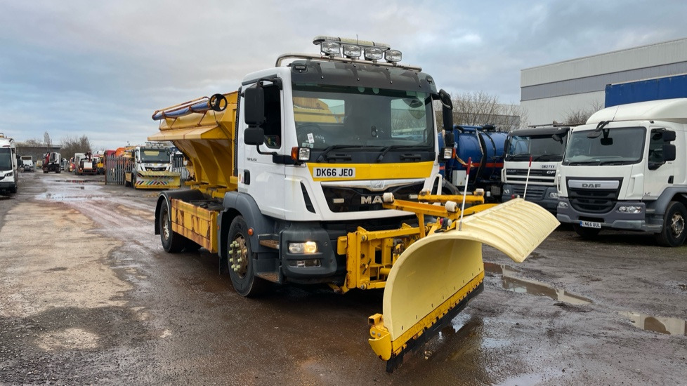 MAN TGM 18.250 - Snow removal vehicle: picture 2 MAN TGM 18.250 - Snow removal vehicle: picture 2