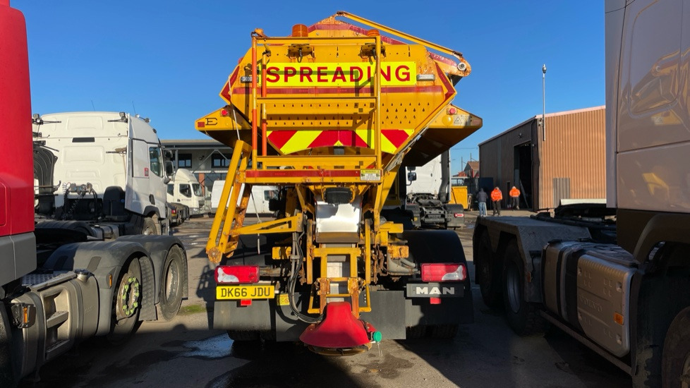 MAN TGM 18.250 - Snow removal vehicle: picture 4 MAN TGM 18.250 - Snow removal vehicle: picture 4
