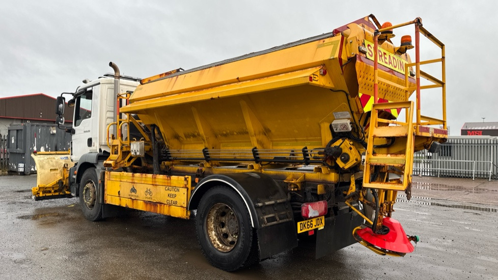 MAN TGM 18.250 - Snow removal vehicle: picture 3 MAN TGM 18.250 - Snow removal vehicle: picture 3