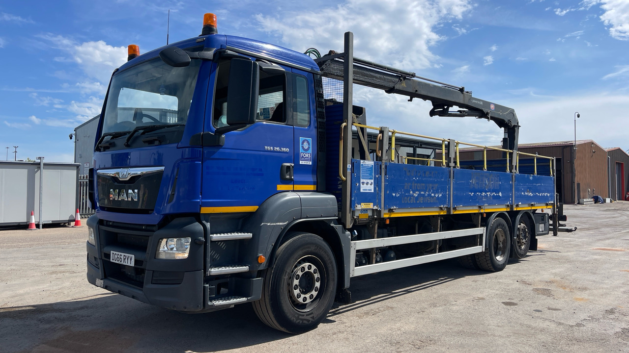 MAN TGS 26.360 - Dropside/ Flatbed truck, Crane truck: picture 2 MAN TGS 26.360 - Dropside/ Flatbed truck, Crane truck: picture 2