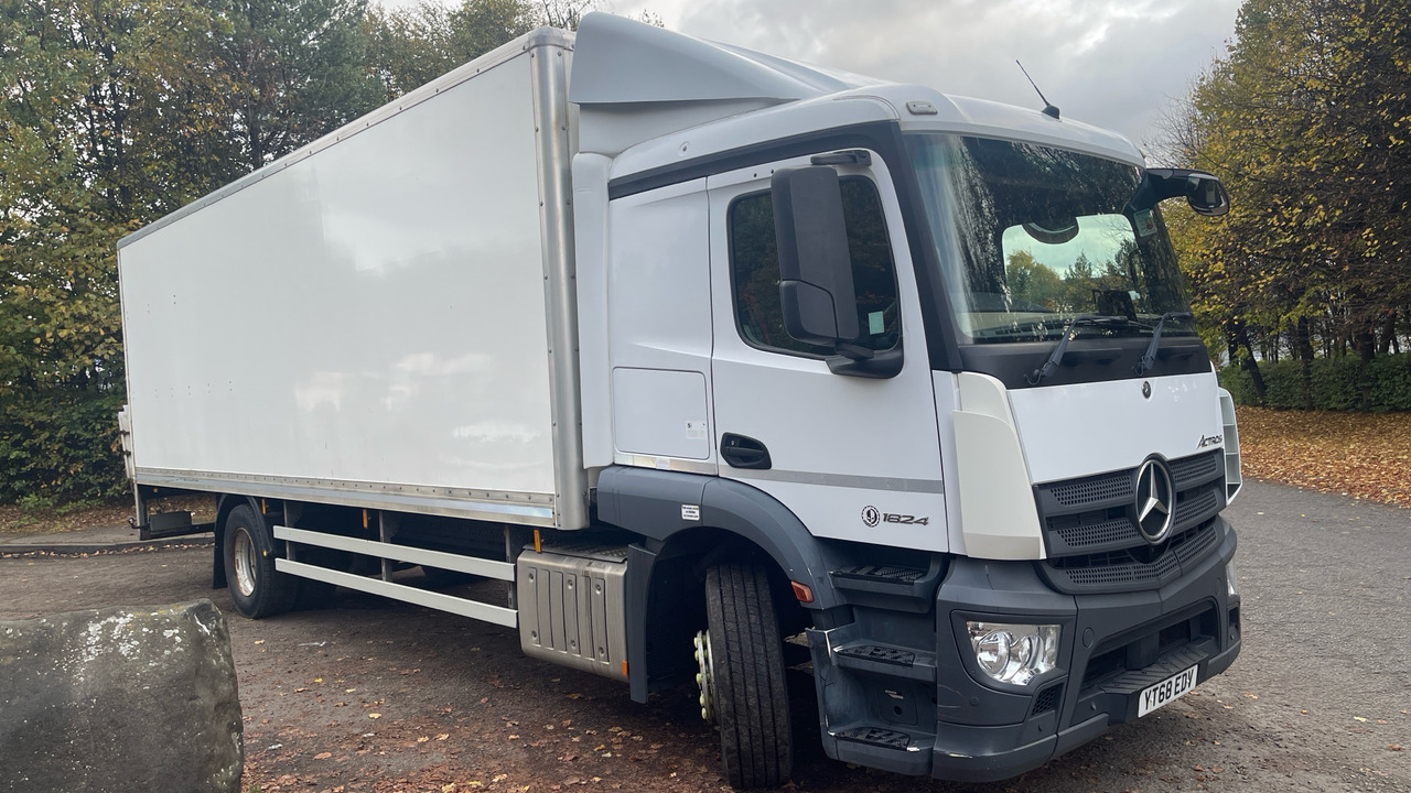 MERCEDES-BENZ ACTROS  1824 - Box truck: picture 1 MERCEDES-BENZ ACTROS  1824 - Box truck: picture 1