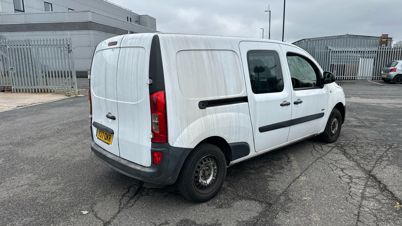 MERCEDES-BENZ CITAN 109CDI Bluefficiency DUA Crew Van - Combi van: picture 4 MERCEDES-BENZ CITAN 109CDI Bluefficiency DUA Crew Van - Combi van: picture 4