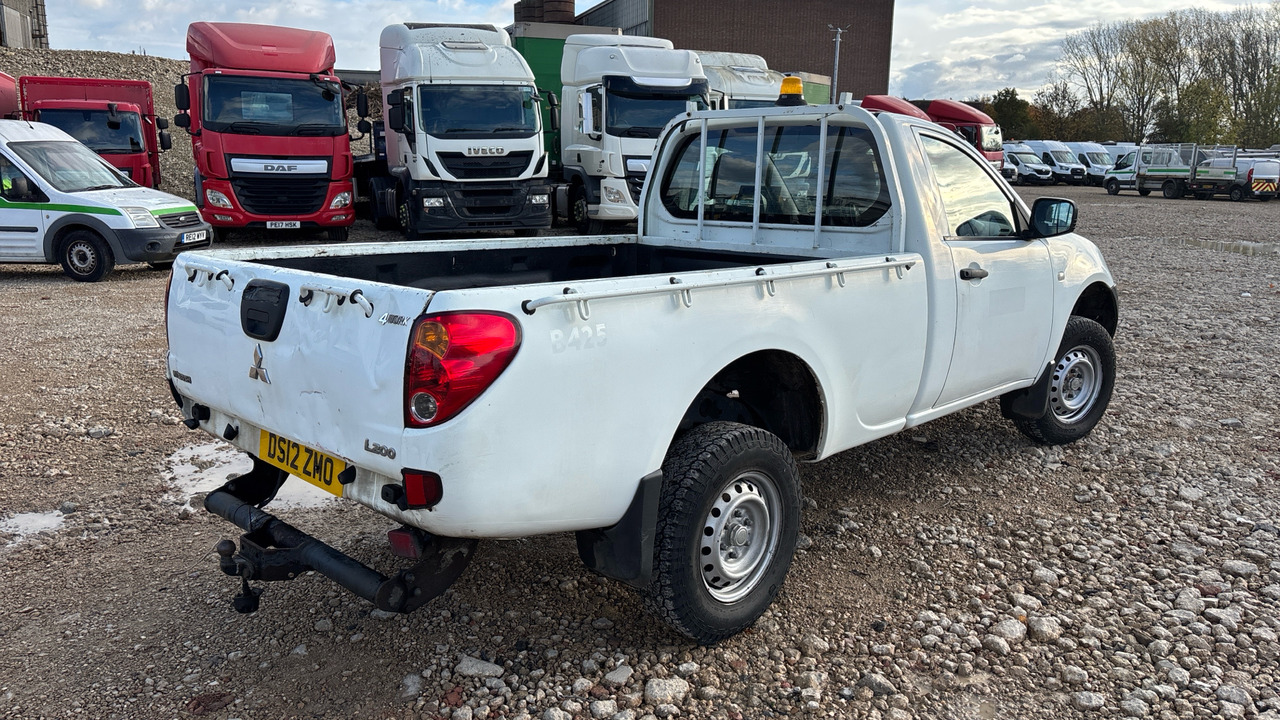 MITSUBISHI L200 - Pickup truck: picture 4 MITSUBISHI L200 - Pickup truck: picture 4