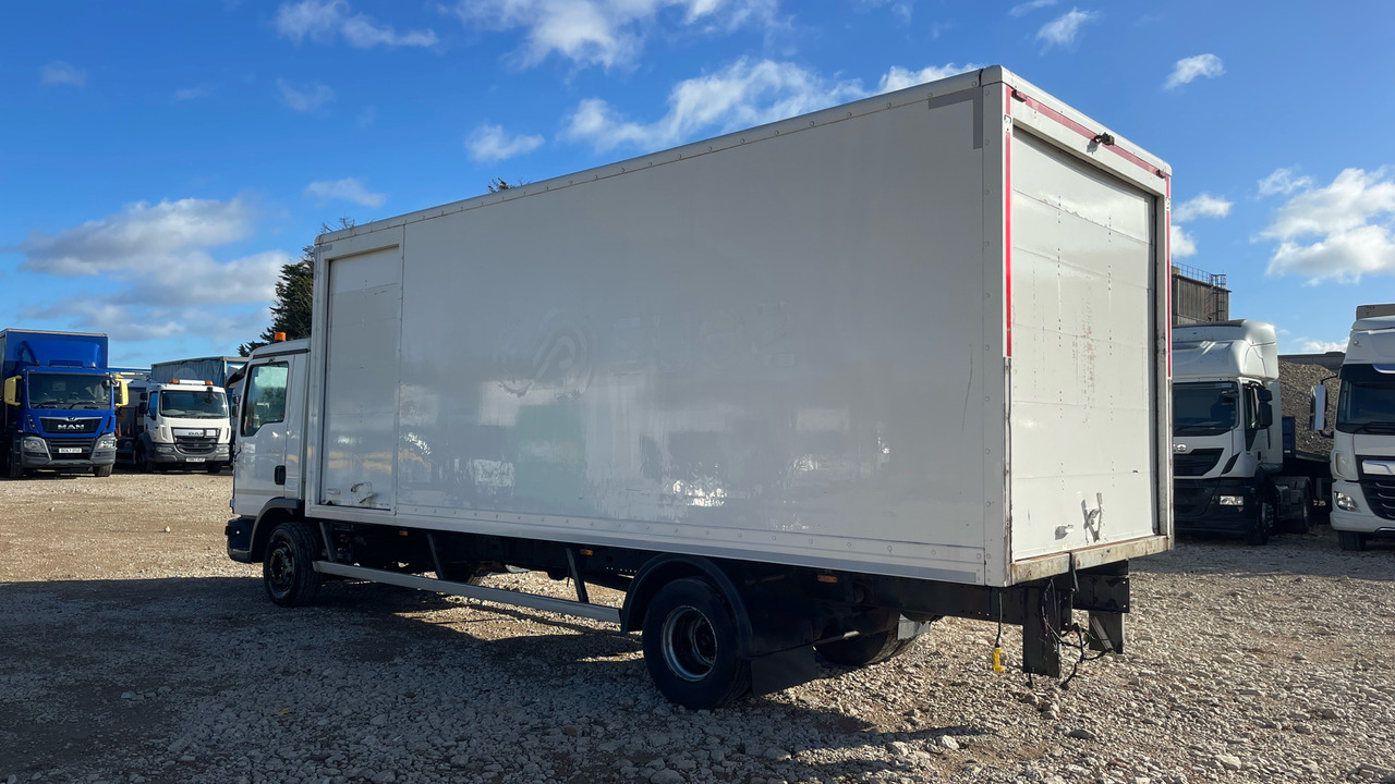 Man TGL 12.180 - Box truck: picture 3 Man TGL 12.180 - Box truck: picture 3