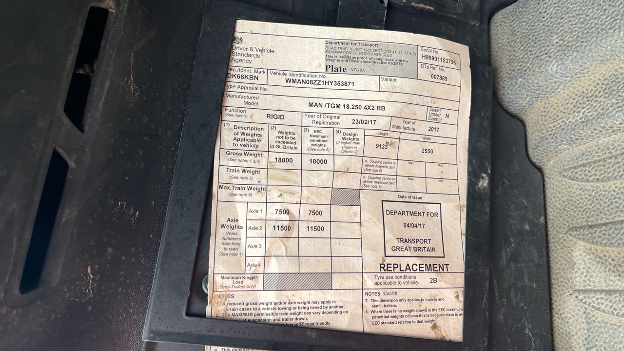 Dropside/ Flatbed truck, Crane truck Man TGM 18.250: picture 11