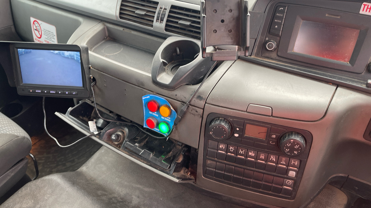 Dropside/ Flatbed truck, Crane truck Man TGM 18.250: picture 7