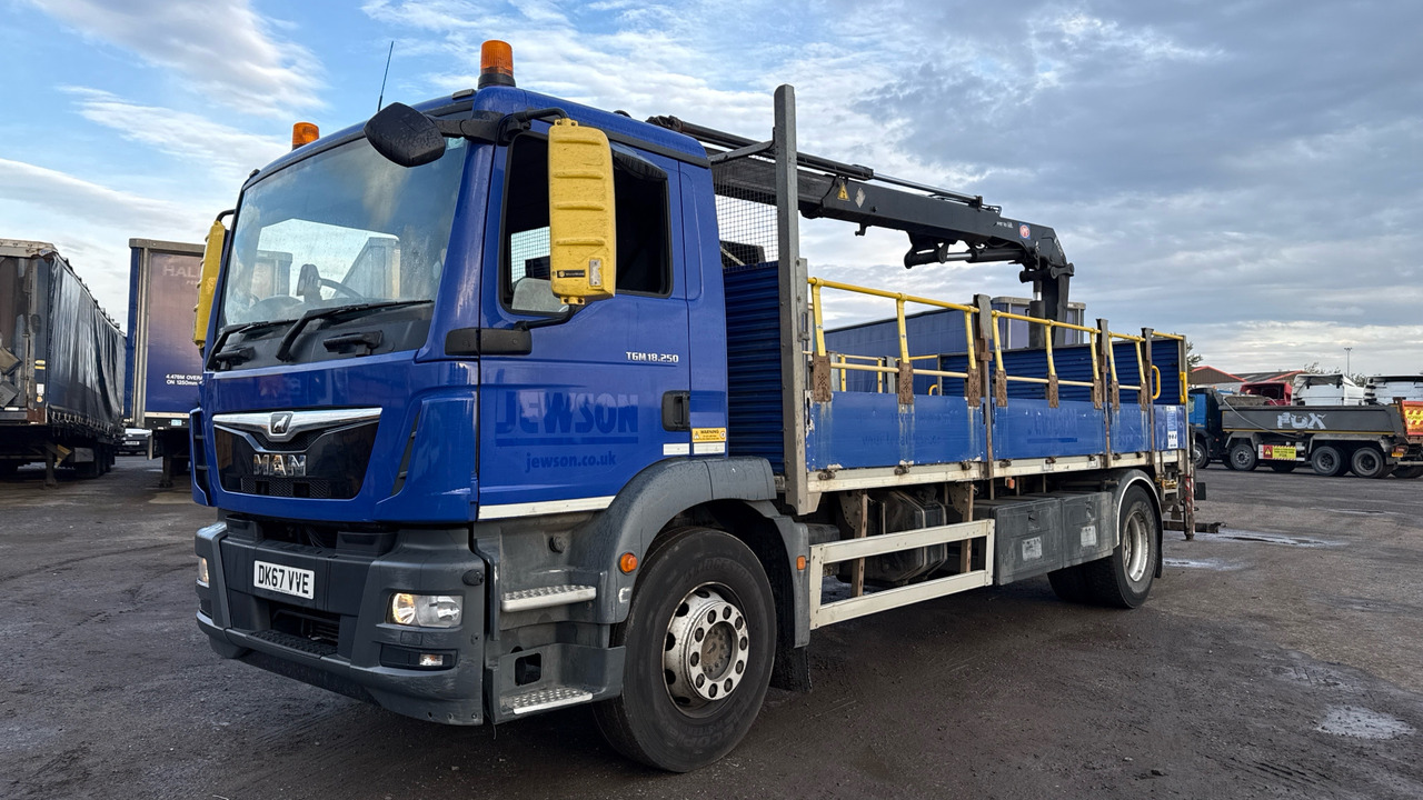Man TGM 18.250 - Dropside/ Flatbed truck, Crane truck: picture 2 Man TGM 18.250 - Dropside/ Flatbed truck, Crane truck: picture 2