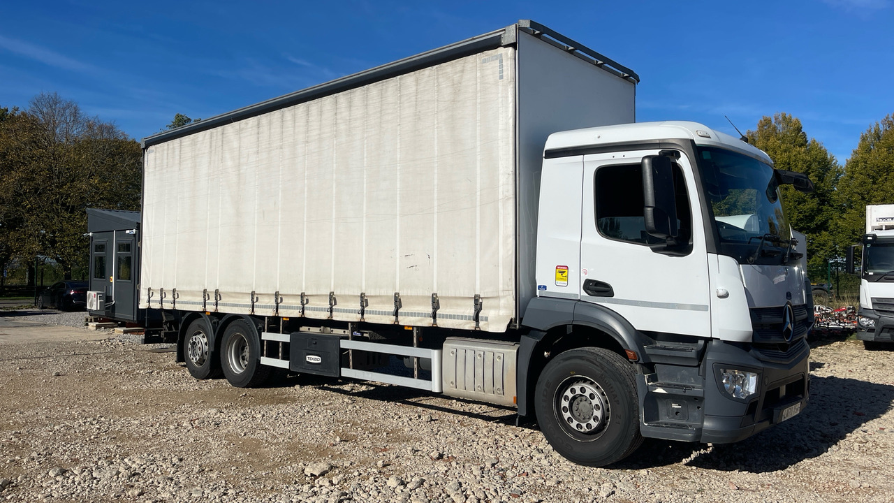 Mercedes-Benz Antos - Curtainsider truck: picture 1 Mercedes-Benz Antos - Curtainsider truck: picture 1