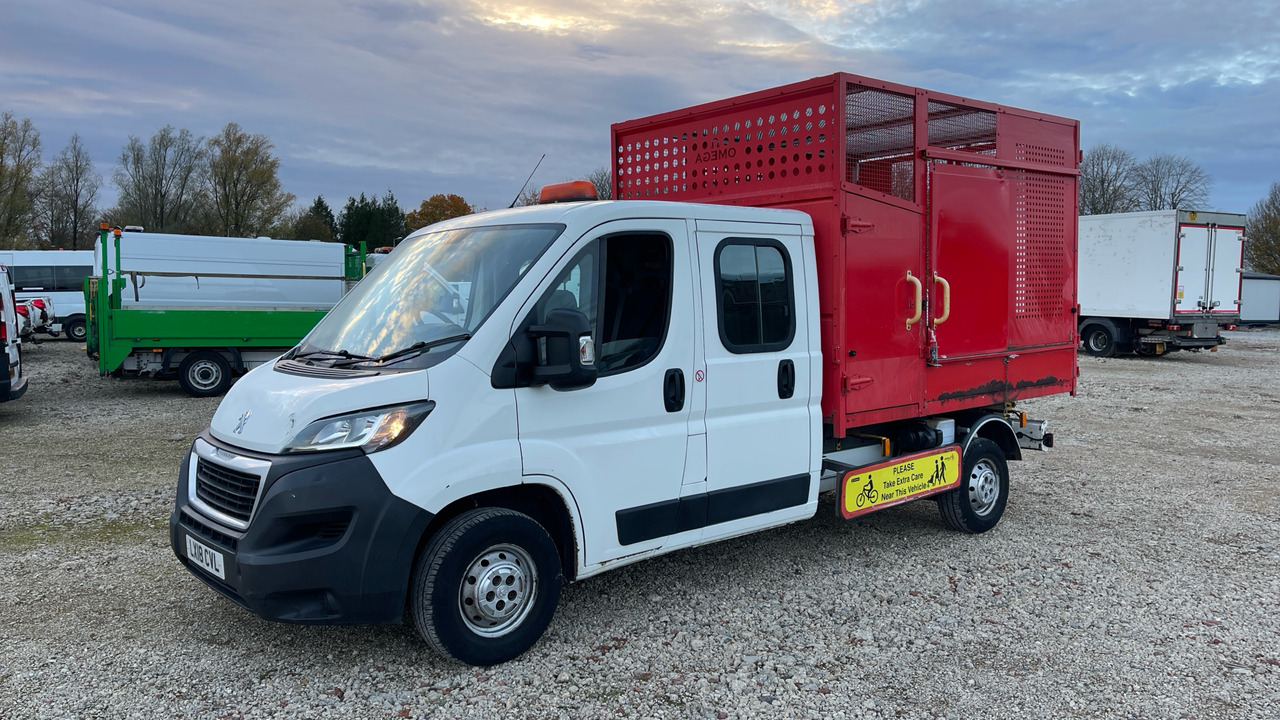 PEUGEOT BOXER 335 2.0 BLUE HDI 130PS - Tipper van: picture 2 PEUGEOT BOXER 335 2.0 BLUE HDI 130PS - Tipper van: picture 2