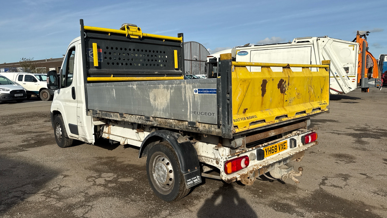 PEUGEOT BOXER 355 2.0 BlueHDi 130ps - Tipper van: picture 4 PEUGEOT BOXER 355 2.0 BlueHDi 130ps - Tipper van: picture 4