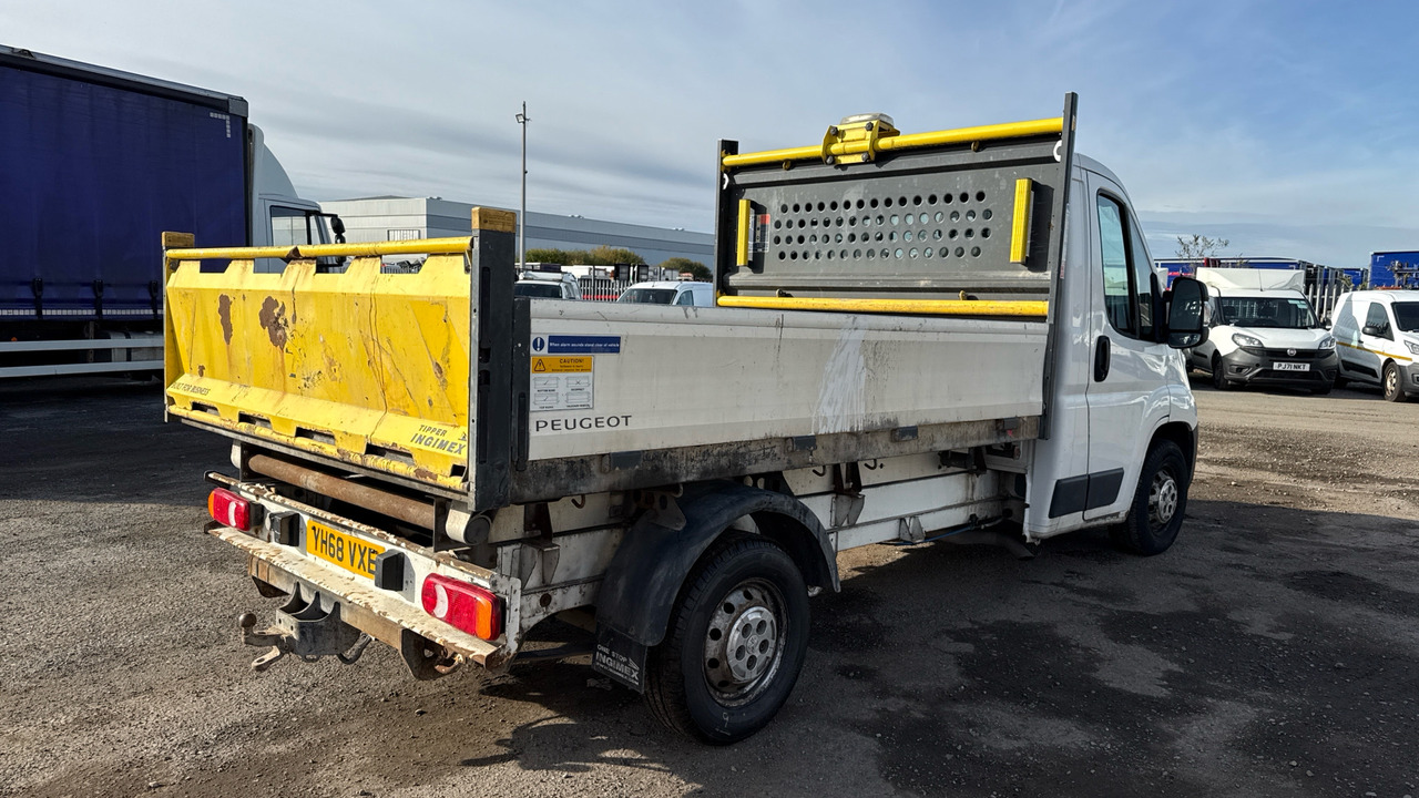 PEUGEOT BOXER 355 2.0 BlueHDi 130ps - Tipper van: picture 5 PEUGEOT BOXER 355 2.0 BlueHDi 130ps - Tipper van: picture 5