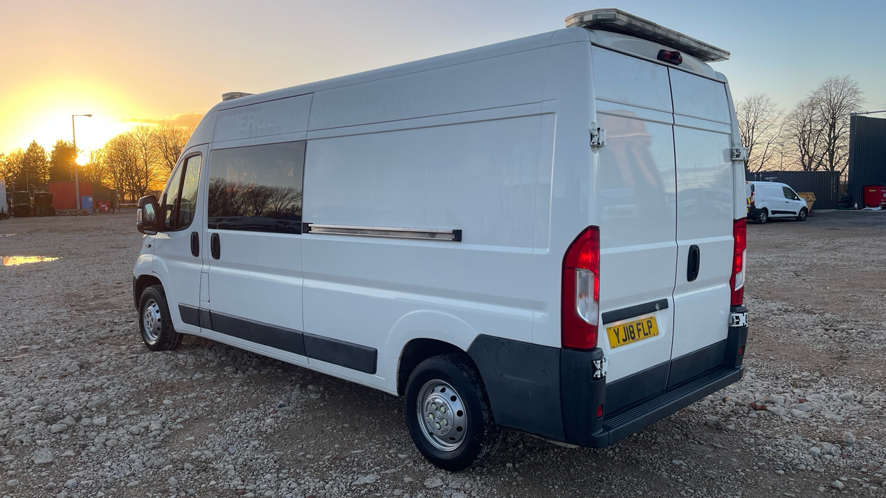 Peugeot Boxer 335 2.0 BLUE HDI 130PS - Combi van: picture 3 Peugeot Boxer 335 2.0 BLUE HDI 130PS - Combi van: picture 3