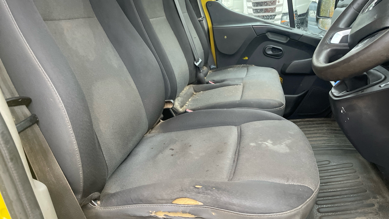 RENAULT MASTER 35 2.3 DCi 135PS - Flatbed van: picture 5 RENAULT MASTER 35 2.3 DCi 135PS - Flatbed van: picture 5