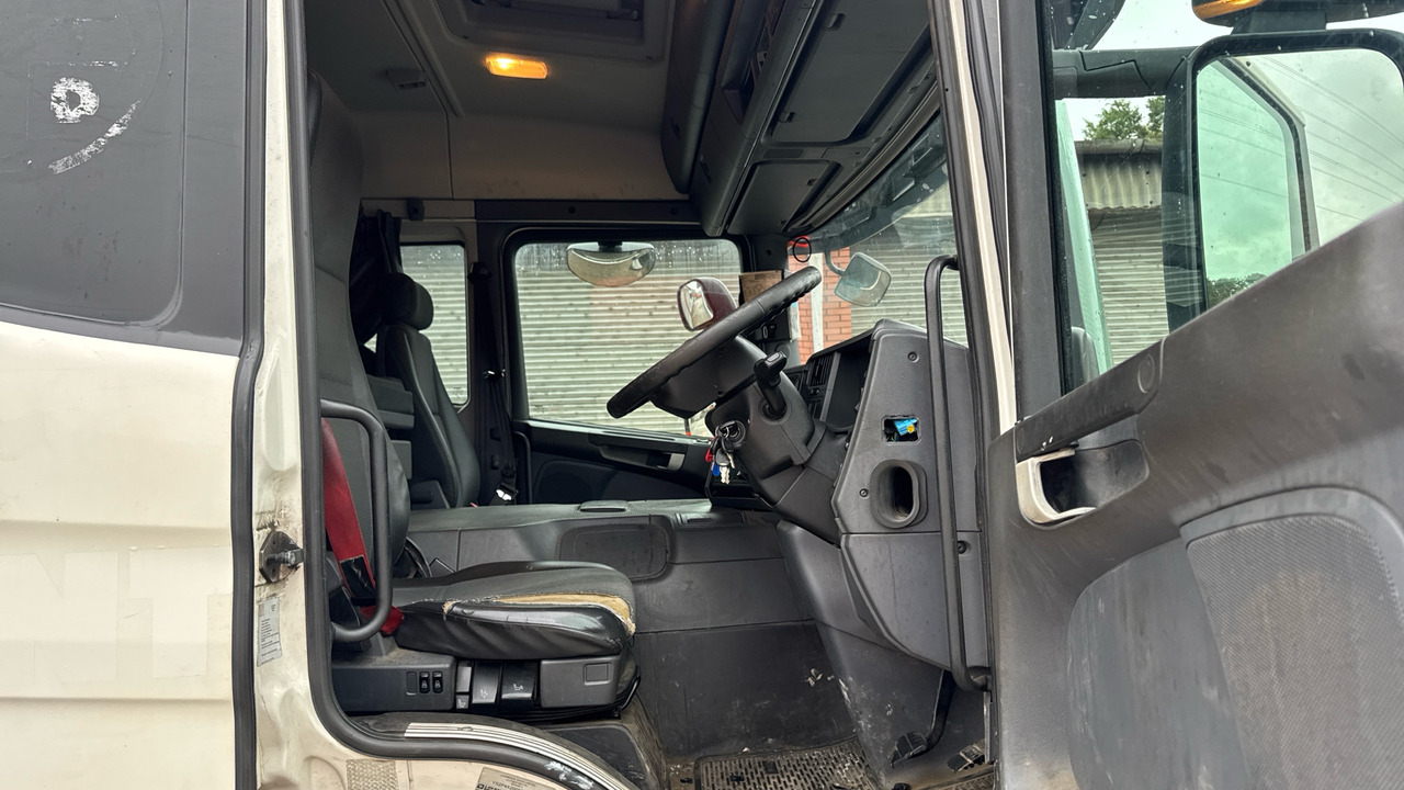 SCANIA P 250 - Curtainsider truck: picture 5 SCANIA P 250 - Curtainsider truck: picture 5