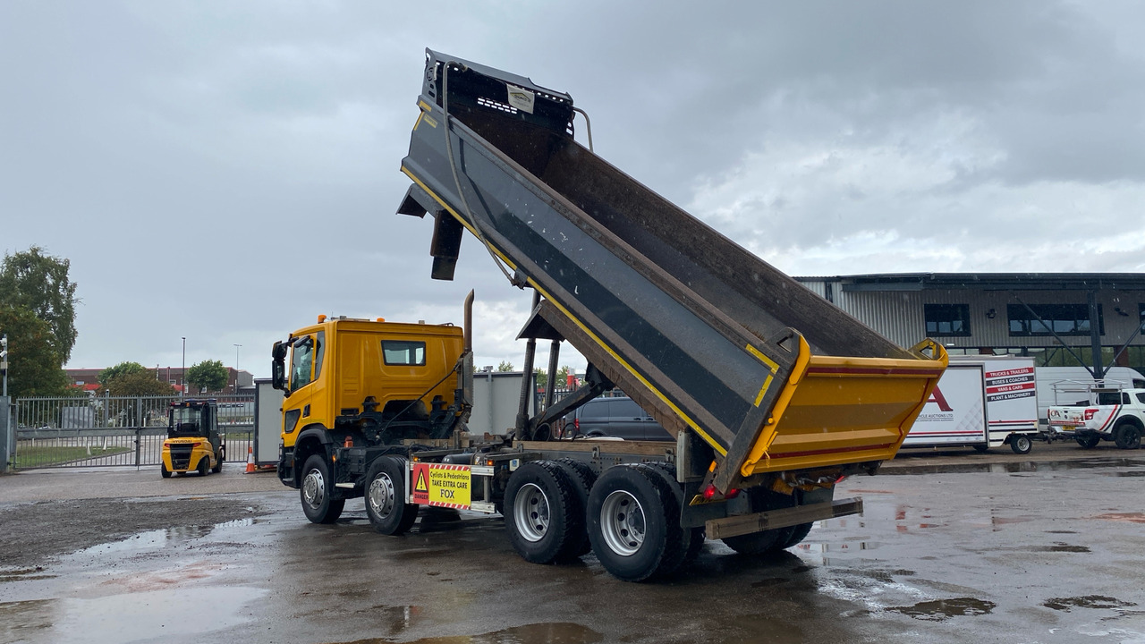 SCANIA P 410 - Tipper: picture 3 SCANIA P 410 - Tipper: picture 3
